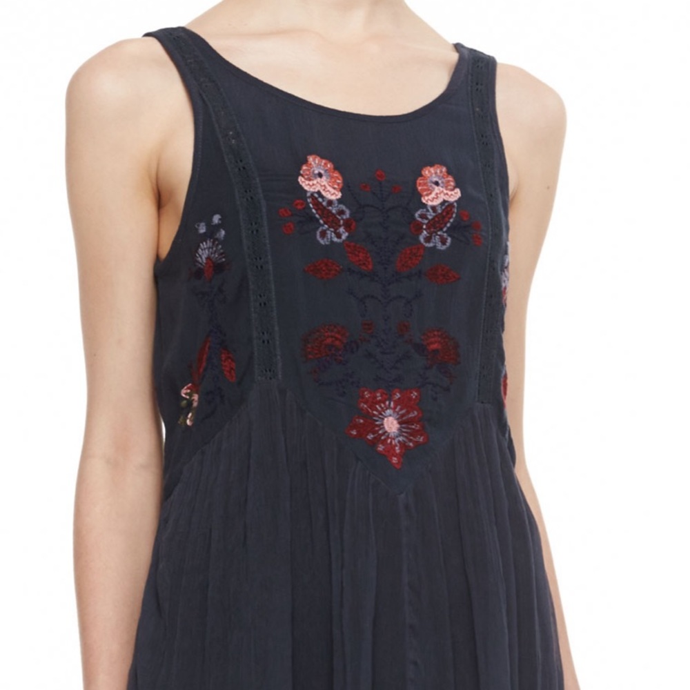 Free People Embroidered tank sz S